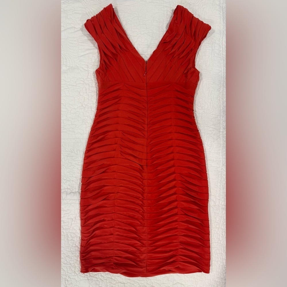 Adrianna Papell. Women's layered V-neck dress in size 6 Red - Picture 5 of 8
